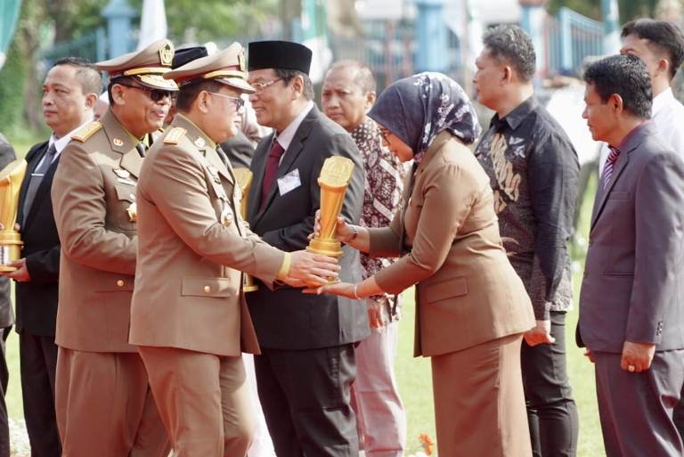 Plt Bupati Sidoarjo Raih Penghargaan Pembina K3