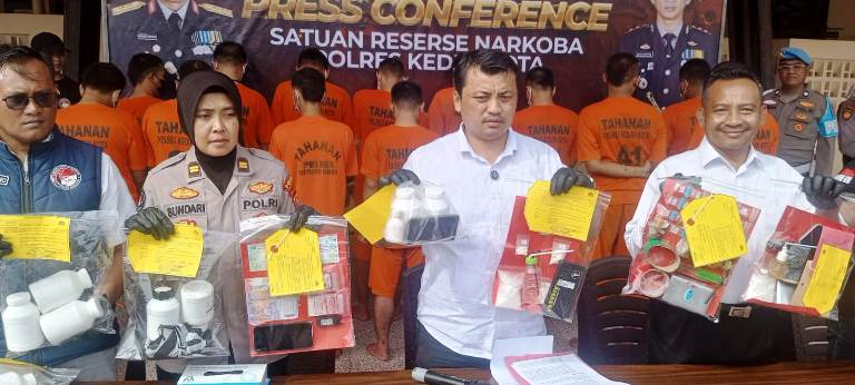 Satreskoba Kediri Kota Ungkap 76 Kasus Narkoba dan Amankan 125 Tersangka Sepanjang 2025