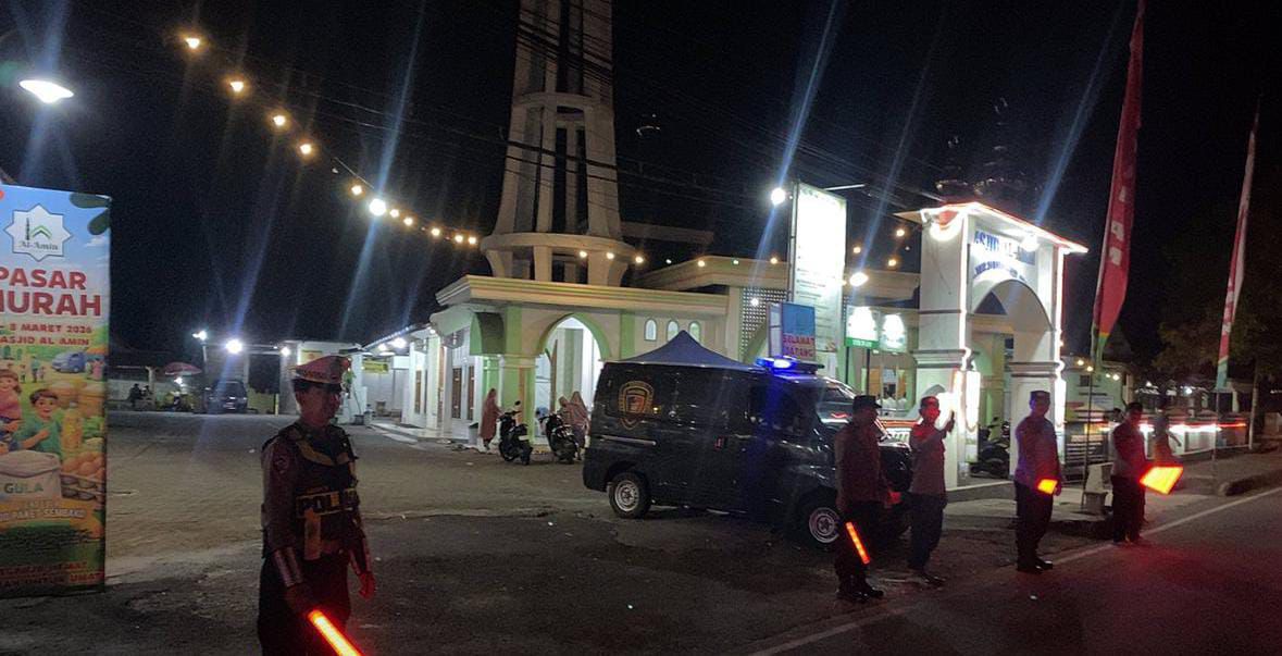 Polres Ngawi dan Polsek Jajaran Jaga Keamanan dan Kenyamanan Umat Beribadah