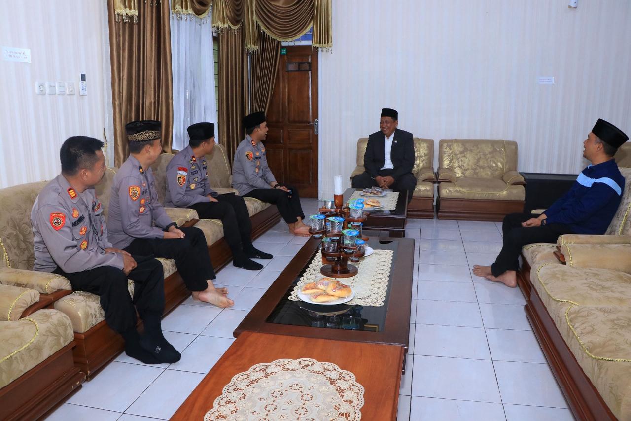 Eratkan Silaturahmi, Kapolres Ngawi Berkunjung ke PMD Gontor Putri 1 Mantingan 