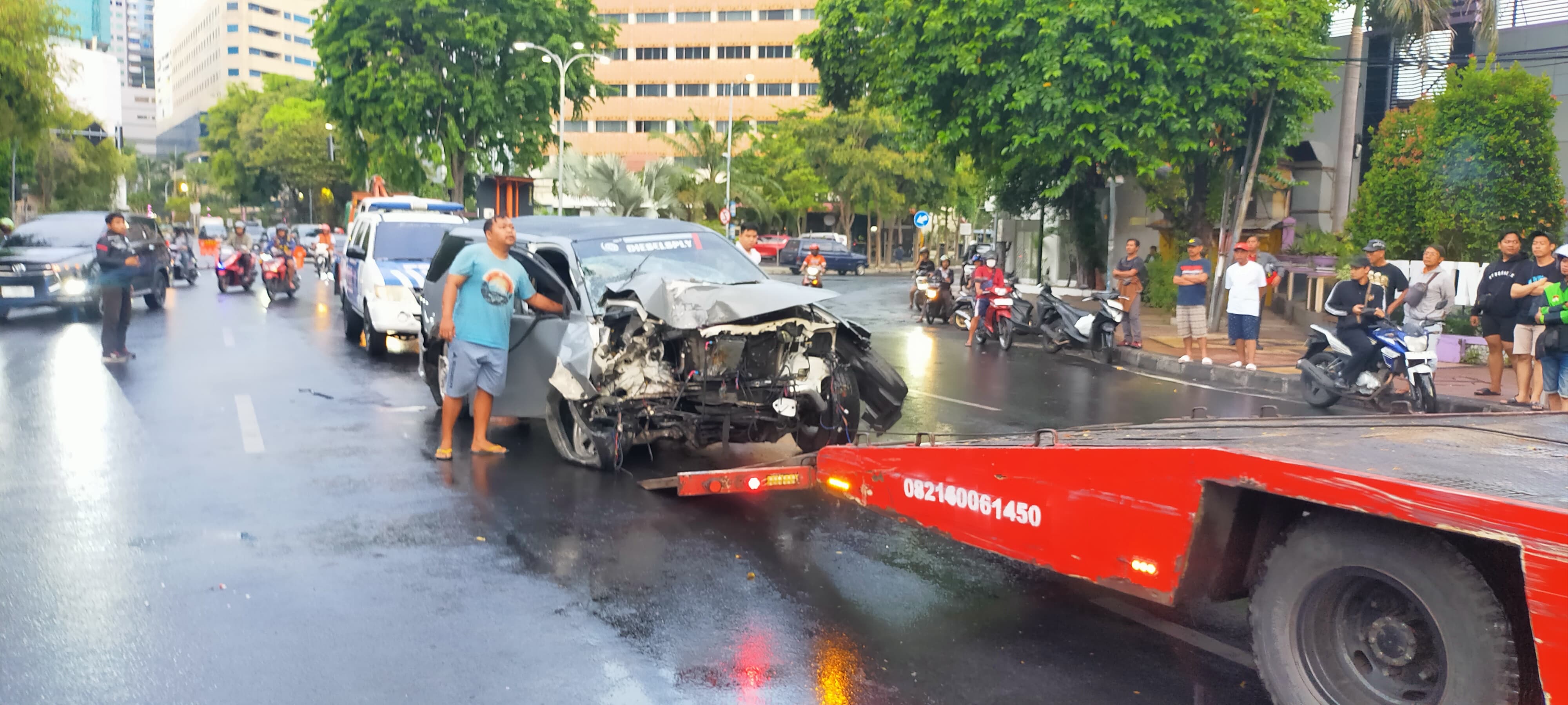 Polisi Beberkan Identitas Sopir Fortuner Tabrak Motor di Gubernur Suryo