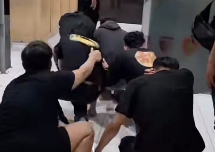 Beraksi di Pesta Rakyat Grahadi Surabaya, 6 Copet HP Dibekuk Resmob