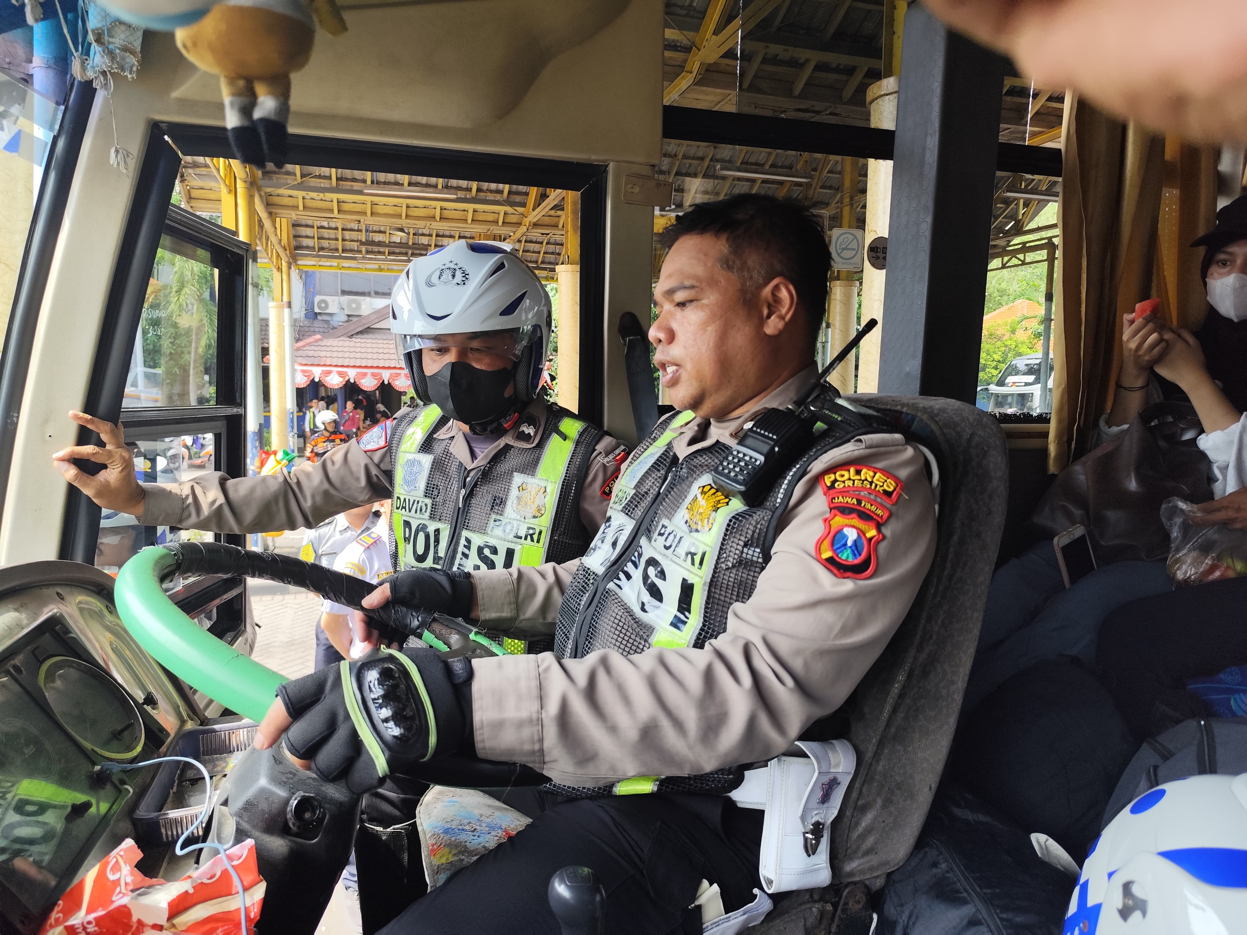 Operasi Gabungan di Terminal Bunder, Polres Gresik Perketat Pengawasan Bus Jelang Libur Nataru