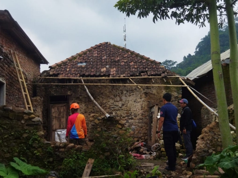 Puluhan Rumah di Pasuruan Rusak Diterjang Angin Kencang