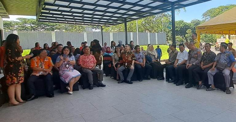 Kapolsek Lakarsantri Hadiri Grand Opening Bank Danamon Lontar untuk Perkuat Sinergi Ekonomi