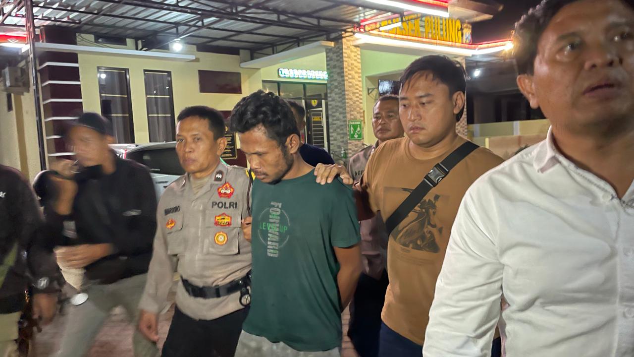 Anak Kandung di Ponorogo Bantai Ayah dan Ibu