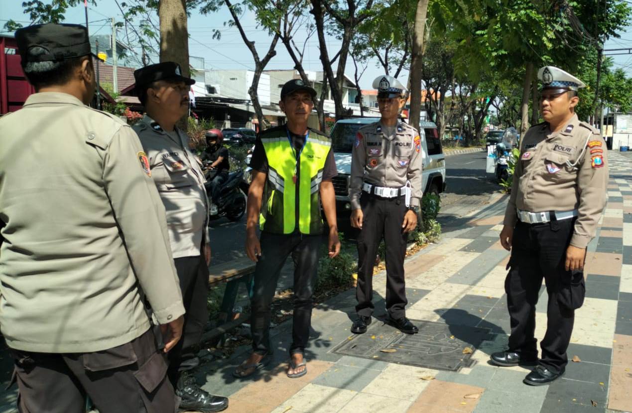 Polsek Tenggilis Mejoyo Patroli Kota Presisi Jaga Keamanan Masyarakat