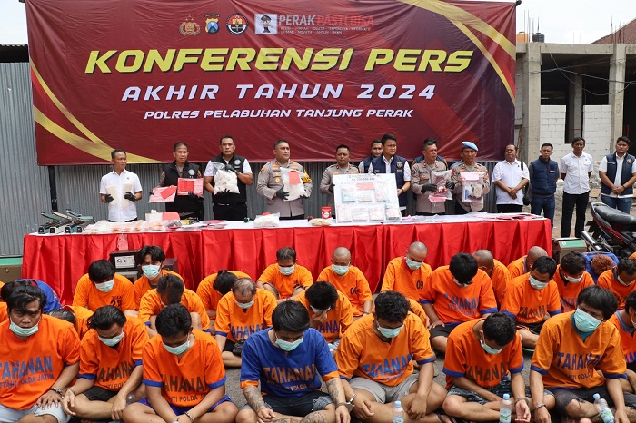 Sepanjang Tahun 2024, Polres Pelabuhan Tanjung Perak  Berhasil Ungkap 1.162 Kasus Kriminal