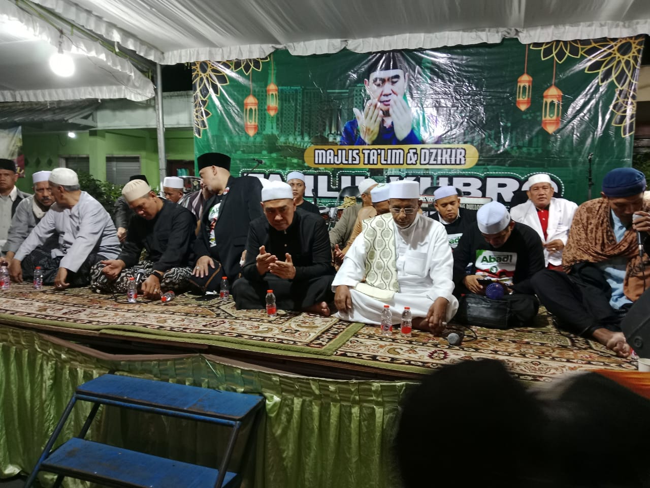 Jelang Coblosan, Ribuan Jamaah Bermunajad Untuk Kemenangan Paslon ABADI