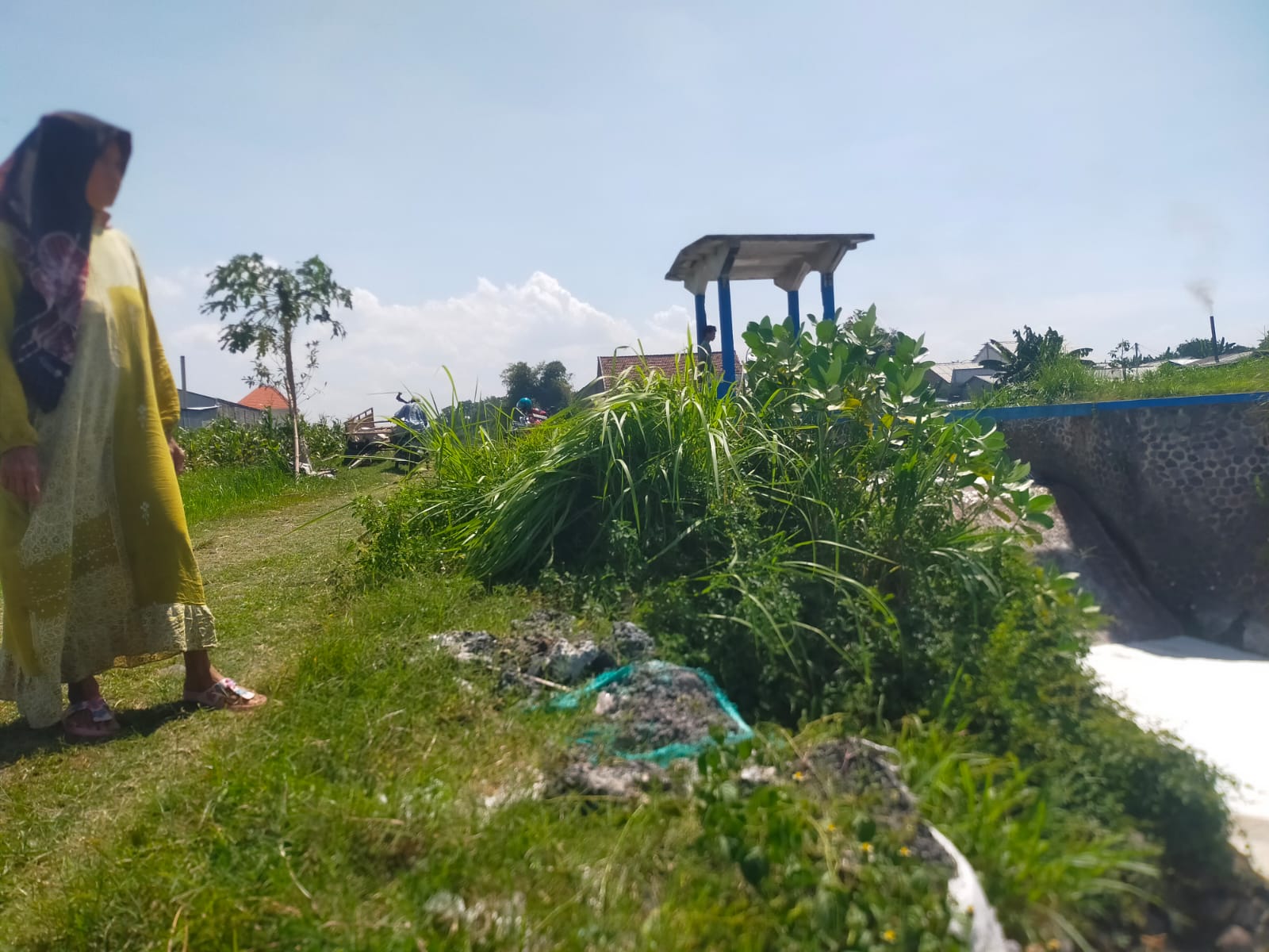 Warga Mengaku Tak Tahu Limbah B3 Digunakan Menutupi Tanggul Jebol di Mayangan