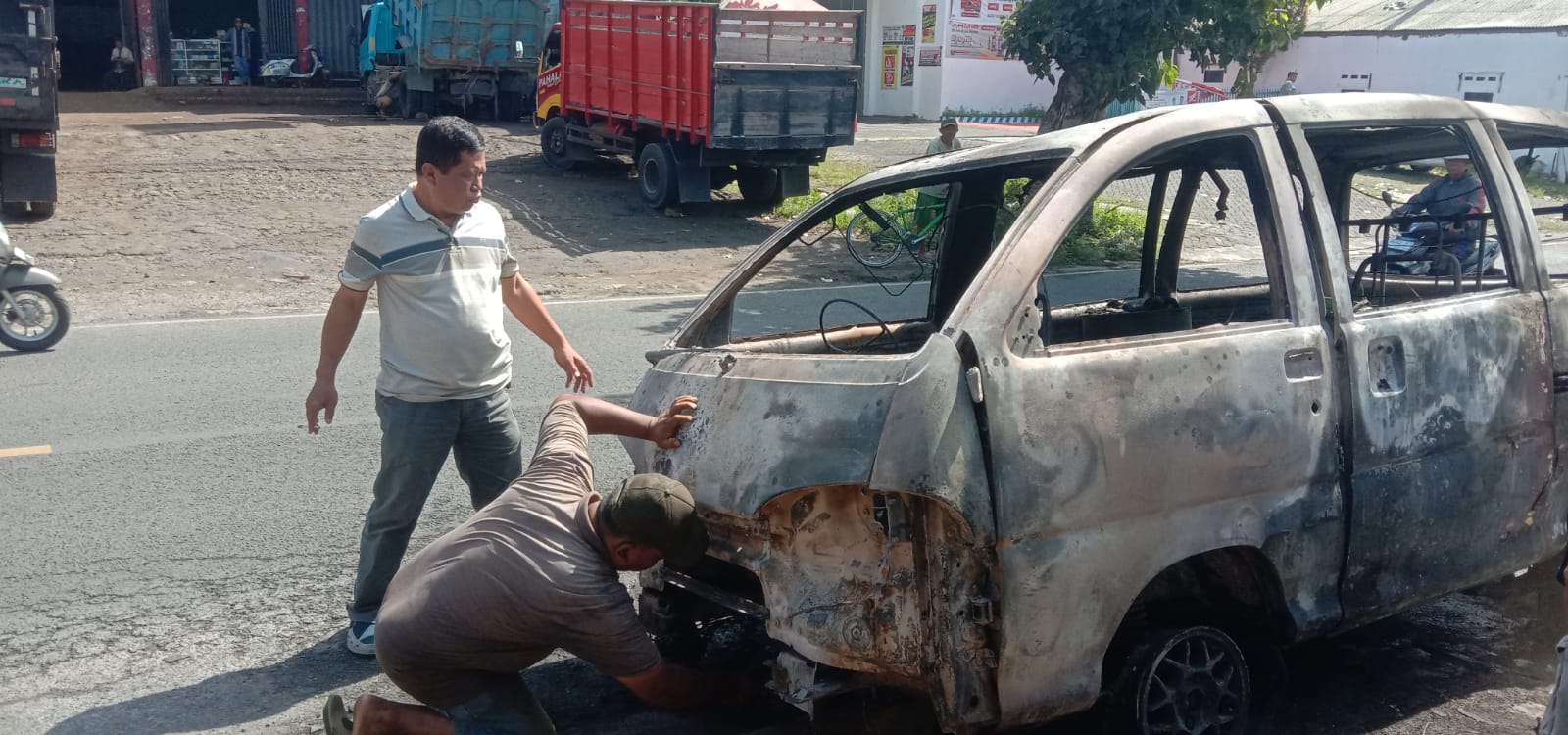 Akibat Perapian Bermasalah Mobil Daihatsu Esspas Terbakar