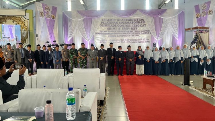Polsek Kandangan Monitoring Pembukaan Islamic Wear Exhibition dan Olimpiade Gontor Putri 4