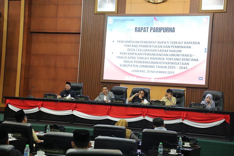 DPRD Kabupaten Jombang Paripurna Raperda Desa Sadar Hukum