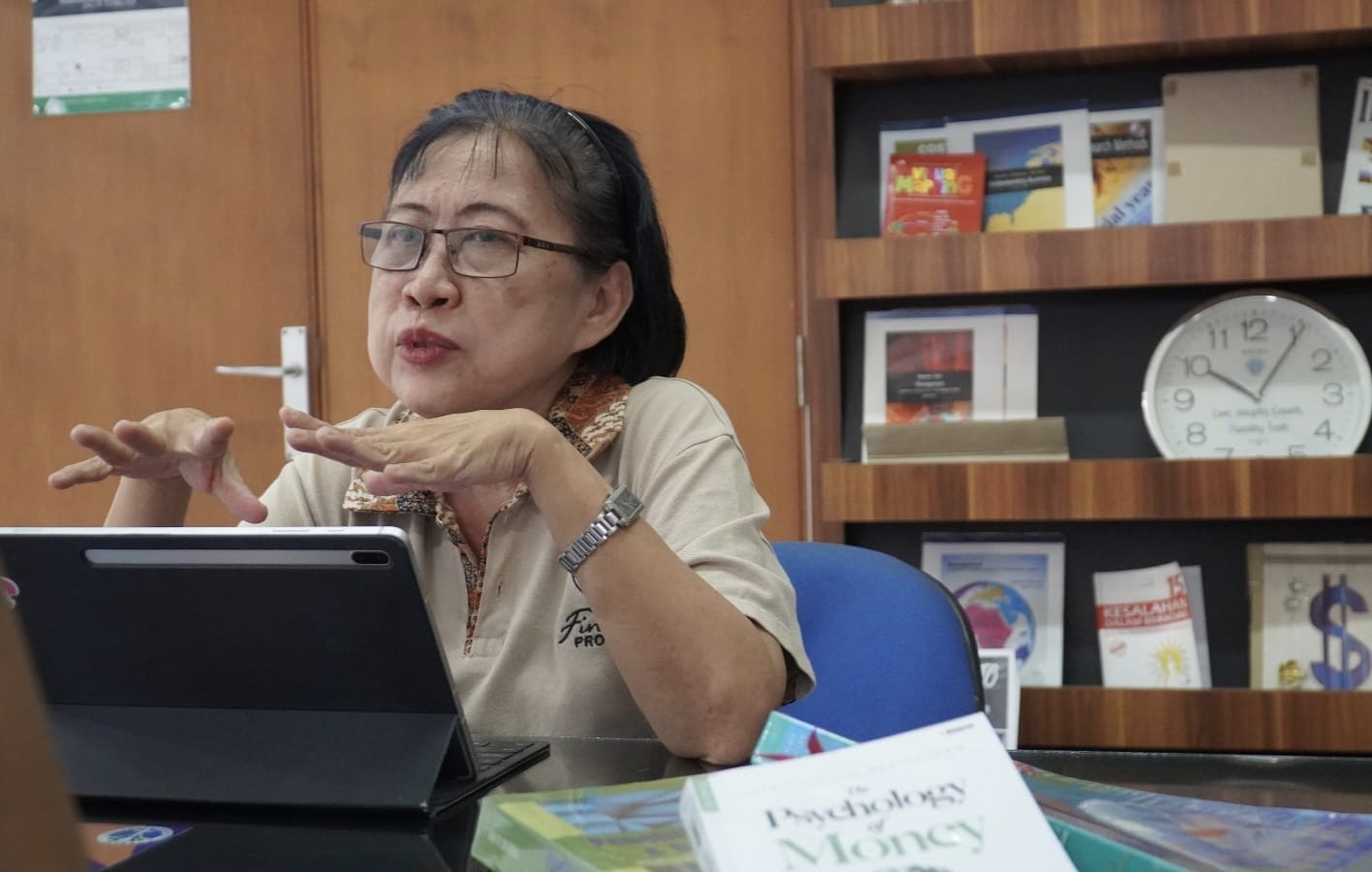 Ketegangan Global Dorong Kenaikan Harga Emas, Pakar Ekonomi Ingatkan Risiko Resesi