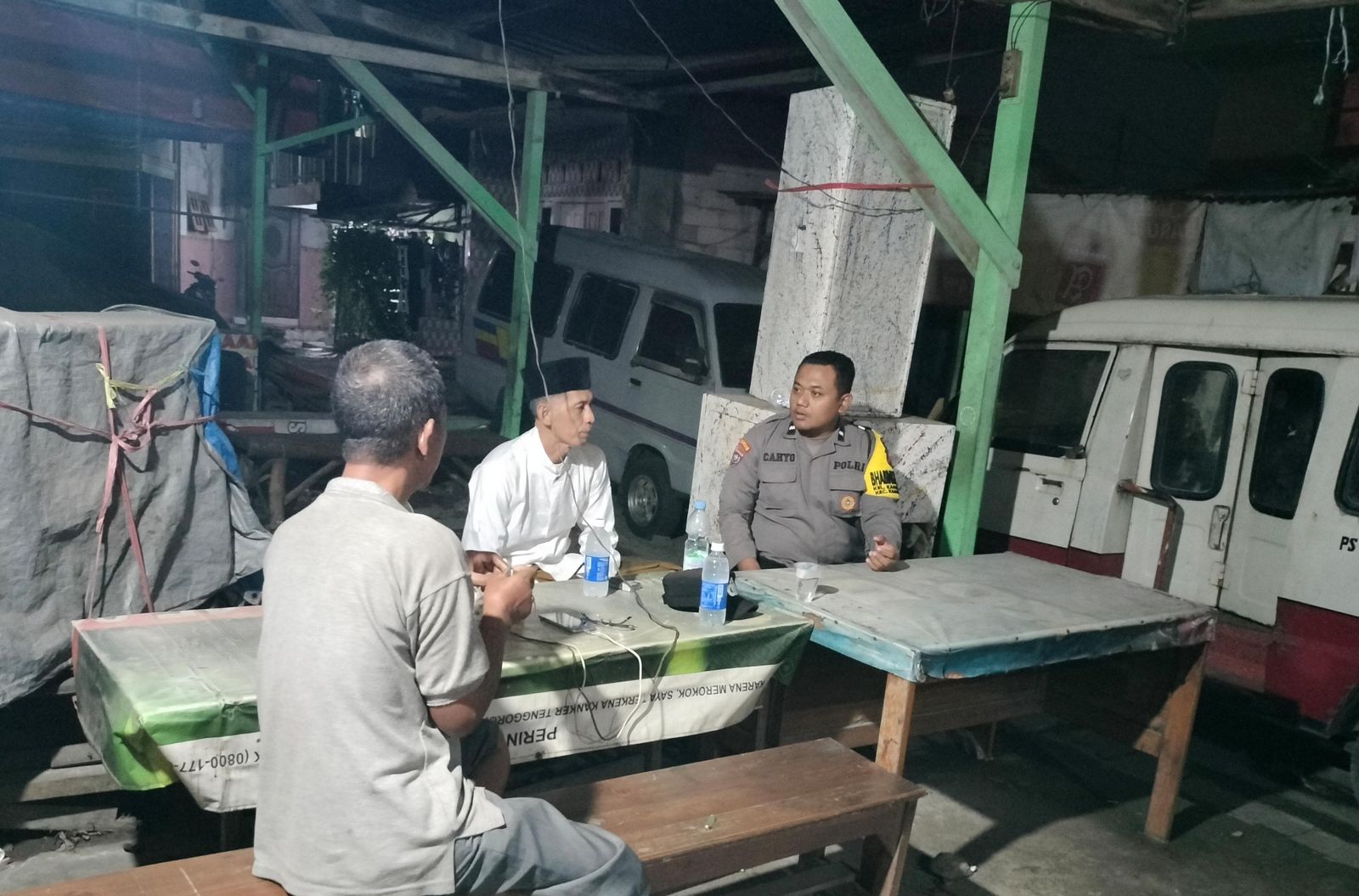 Polsek Karangpilang Giat Cangkrukan Kamtibmas, Fokus Pencegahan Curanmor dan Potensi Tawuran