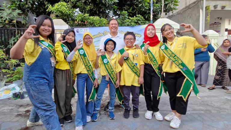 Finalis Pangeran Putri Lingkungan Hidup 2024 Gelar Aksi Peduli Lingkungan di Surabaya