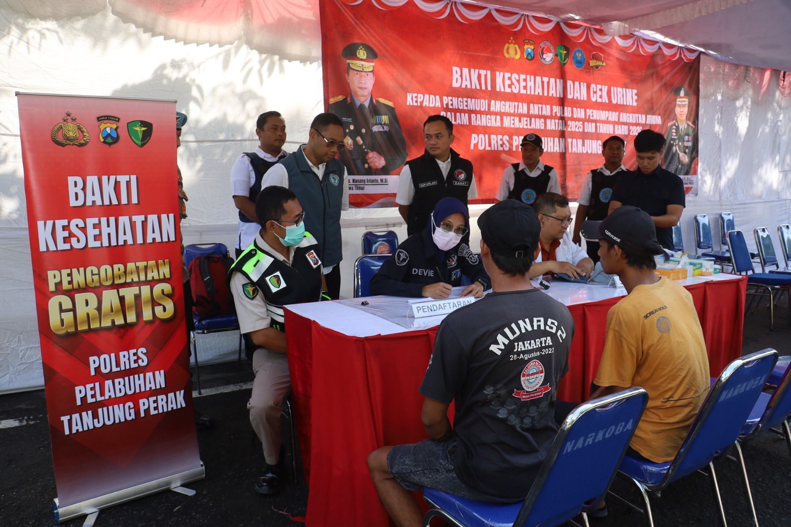 Pastikan Pengemudi Bebas Narkoba, Polres Pelabuhan Tanjung Perak Cek Kesehatan Gratis dan Tes Urine