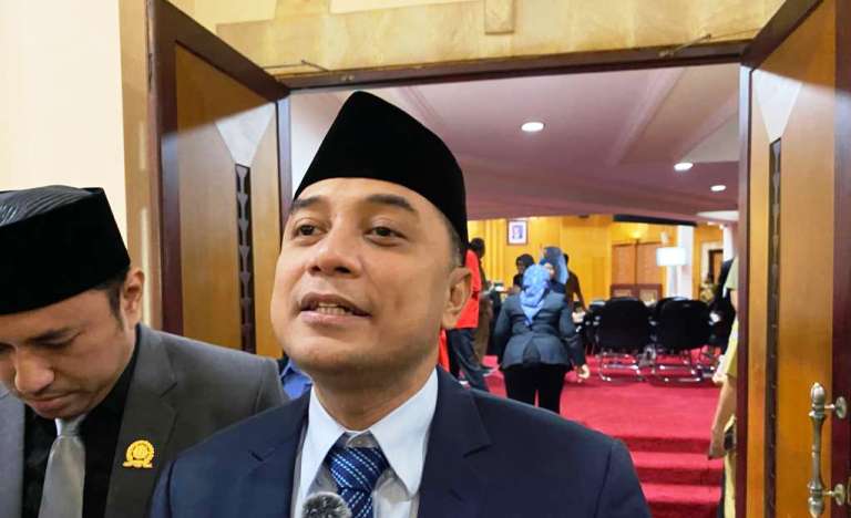 Wali Kota Eri Akui Kesulitan Berantas Prostitusi Terselubung di Moroseneng Surabaya