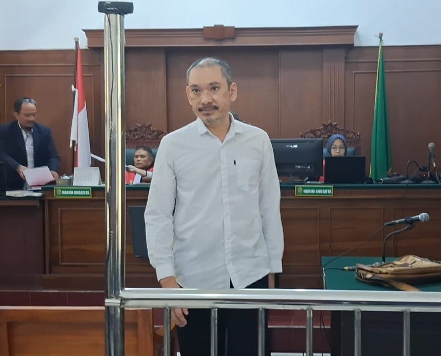 Jadikan Ruang Sidang Arena Tinju, Residivis Royce Muljanto Diadili Lagi