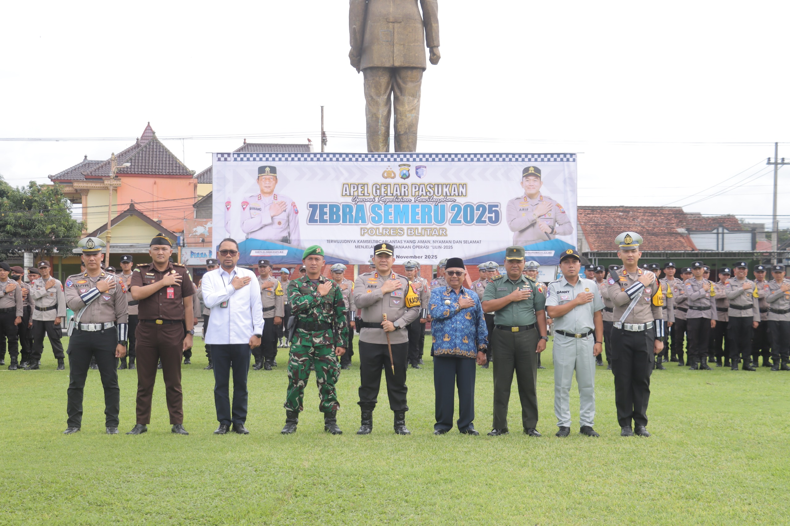 Polres Blitar Gelar Apel Operasi Zebra Semeru 2025, Tekan Angka Kecelakaan