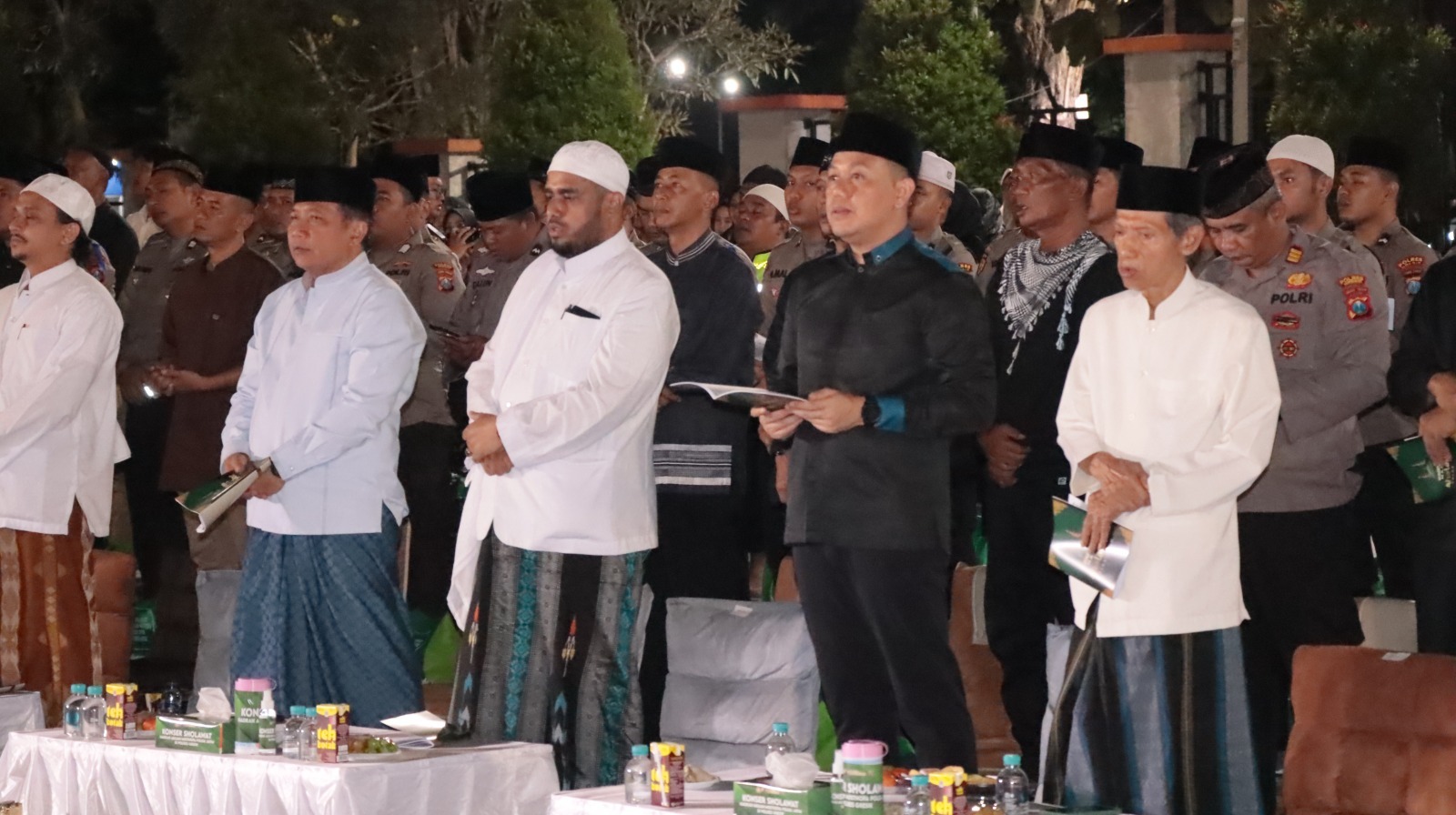 Kapolda Jatim Konser Sholawat Bareng Ratusan Personel Polres Gresik