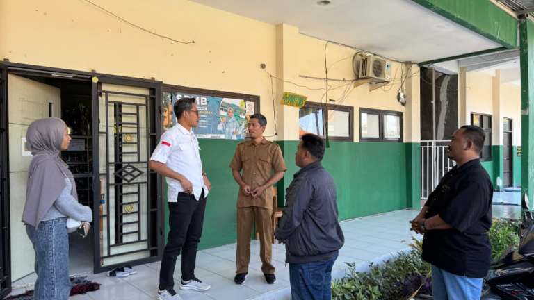 Ijazah Siswi Lulusan SMA Ditahan, Sekretaris Fraksi Gerindra DPRD Surabaya Azhar Kahfi Turun Tangan