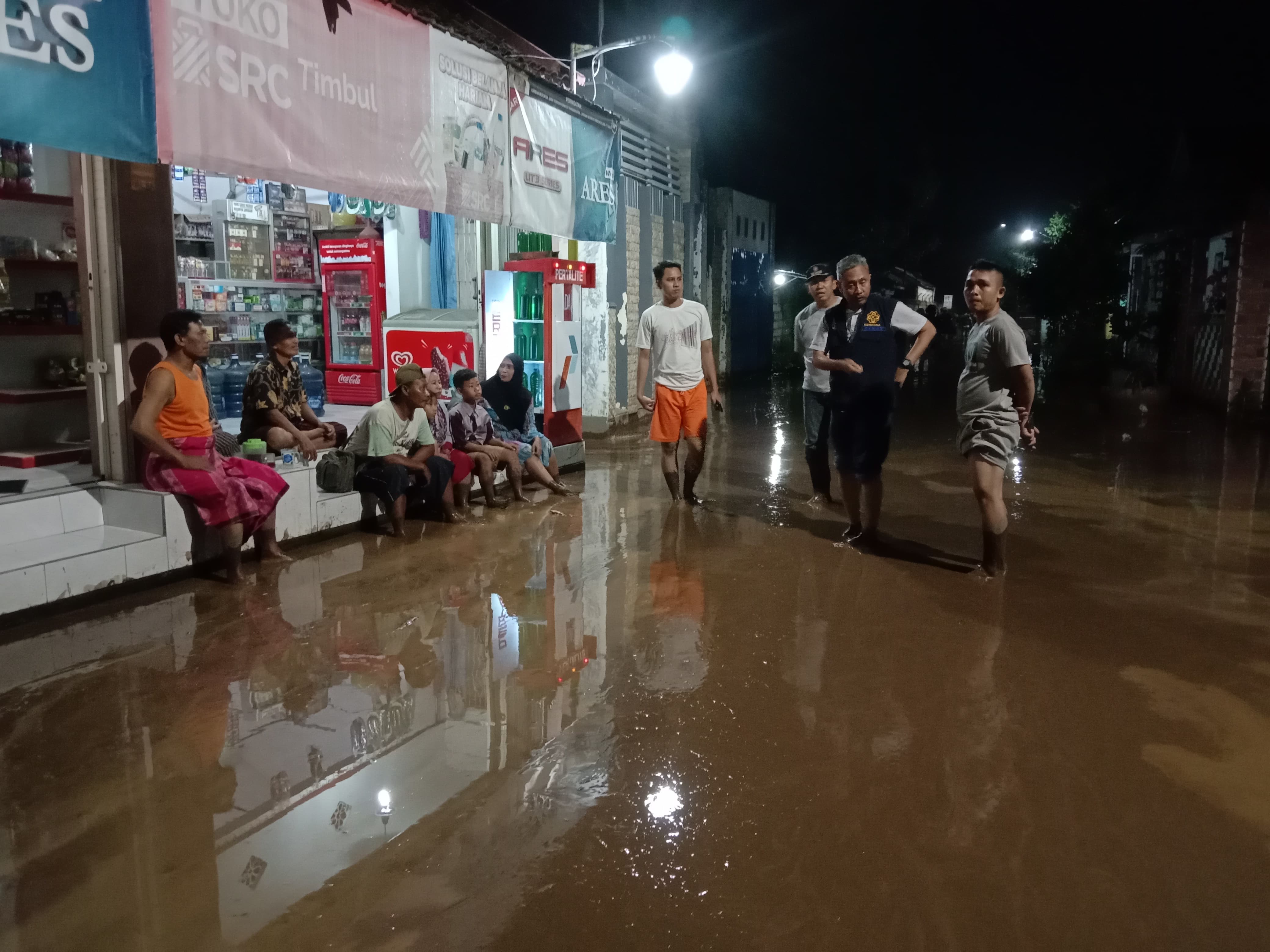 Banjir Bandang Terjang Lumbang Pasuruan, Puluhan Rumah Warga Winongan ...