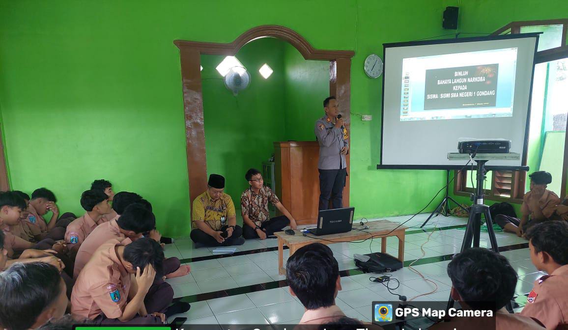 Kapolsek Gondang Beri Penyuluhan Bahaya Narkoba ke Siswa SMAN 1