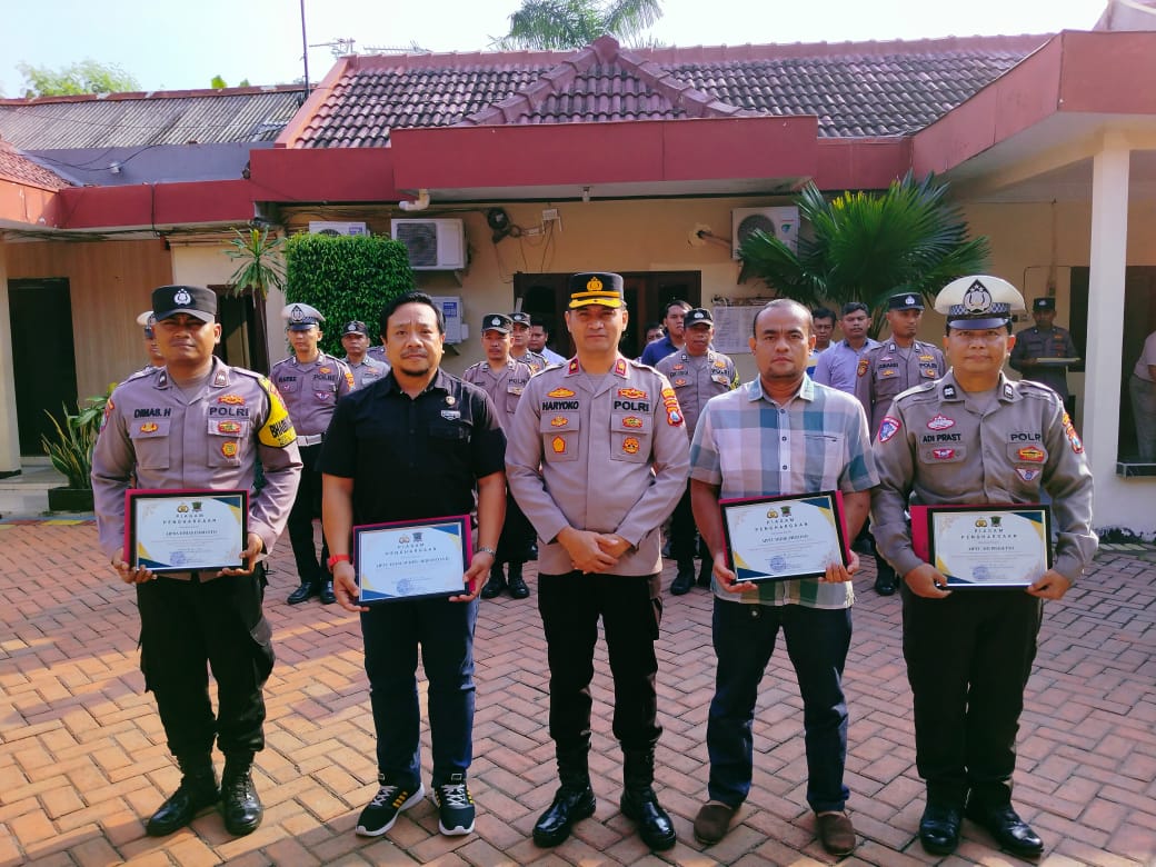 Polsek Wonocolo Apresiasi Kinerja Anggota dan Masyarakat