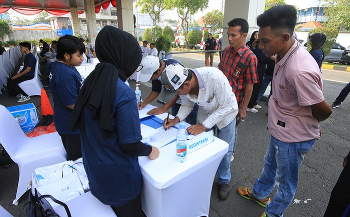 300 Portir Pelabuhan Tanjung Perak Periksa Kesehatan Gratis