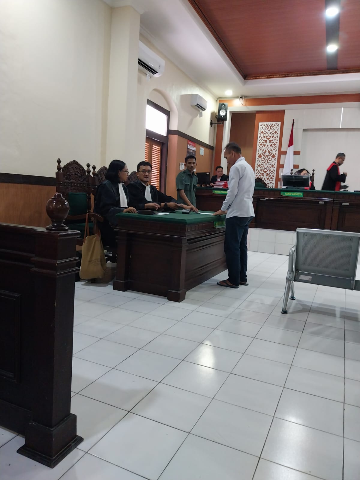 Gelapkan Uang Perusahaan, Divonis 1 Tahun 8 Bulan Penjara