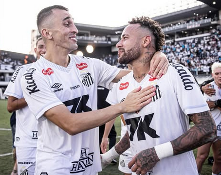 Neymar Berkilau, Santos Selamat dari Degradasi dan Bintang 33 Tahun Itu Siap Jalani Operasi Lutut