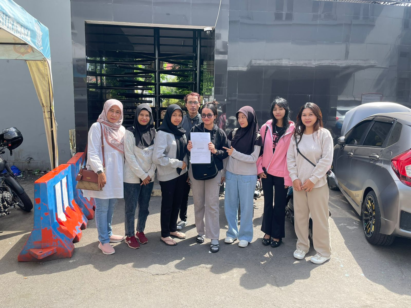 55 Lebih Karyawan Tenant Tunjungan Plaza Jadi Korban Penipuan Pinjol, Kerugian Capai Rp1,7 Miliar