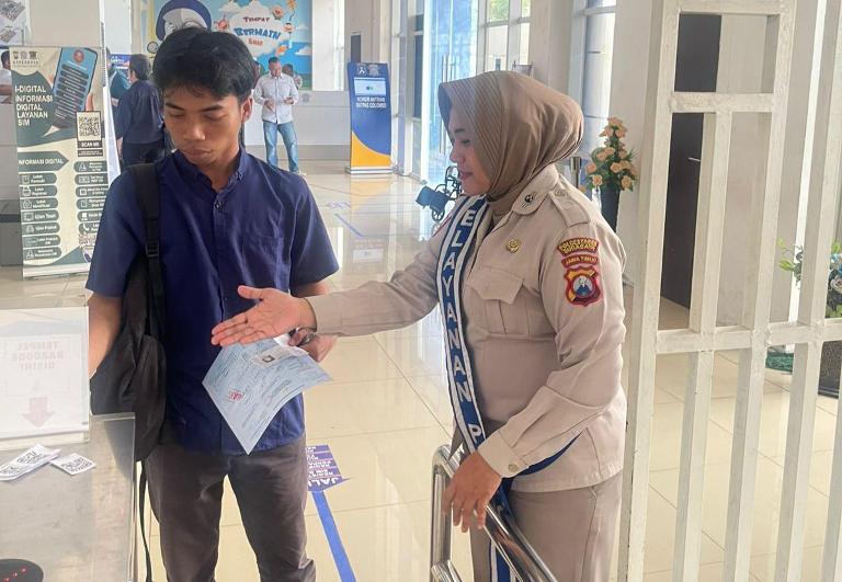 Budaya 3S di Satpas SIM Colombo Surabaya Tingkatkan Pelayanan Prima bagi Pemohon