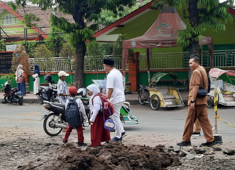 DPUPP Situbondo Gunakan DBHCHT Rp13,5 Miliar untuk Perbaikan Infrastruktur Jalan