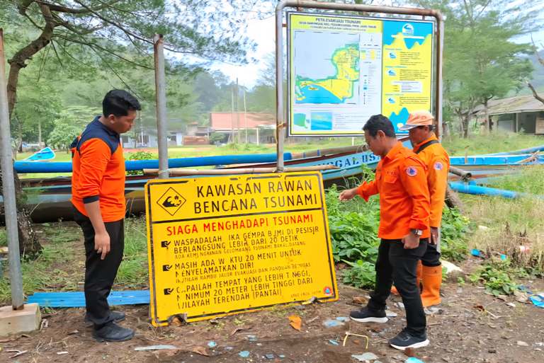 BPBD Jatim Cek 71 Alat Peringatan Dini Bencana Banjir hingga Tsunami