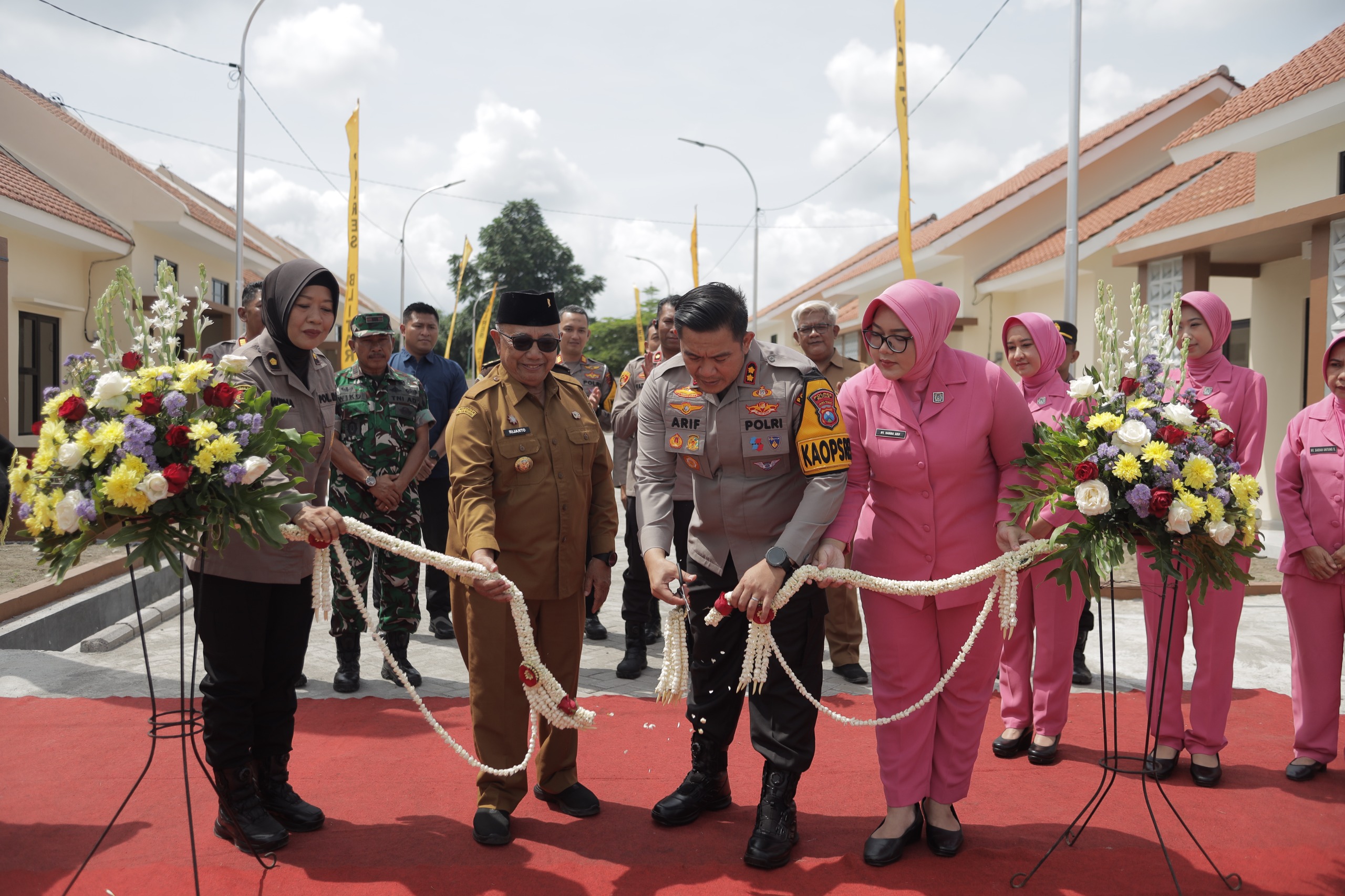 Kapolres Blitar Resmikan SBSN Rumah Dinas Tathya Dharaka