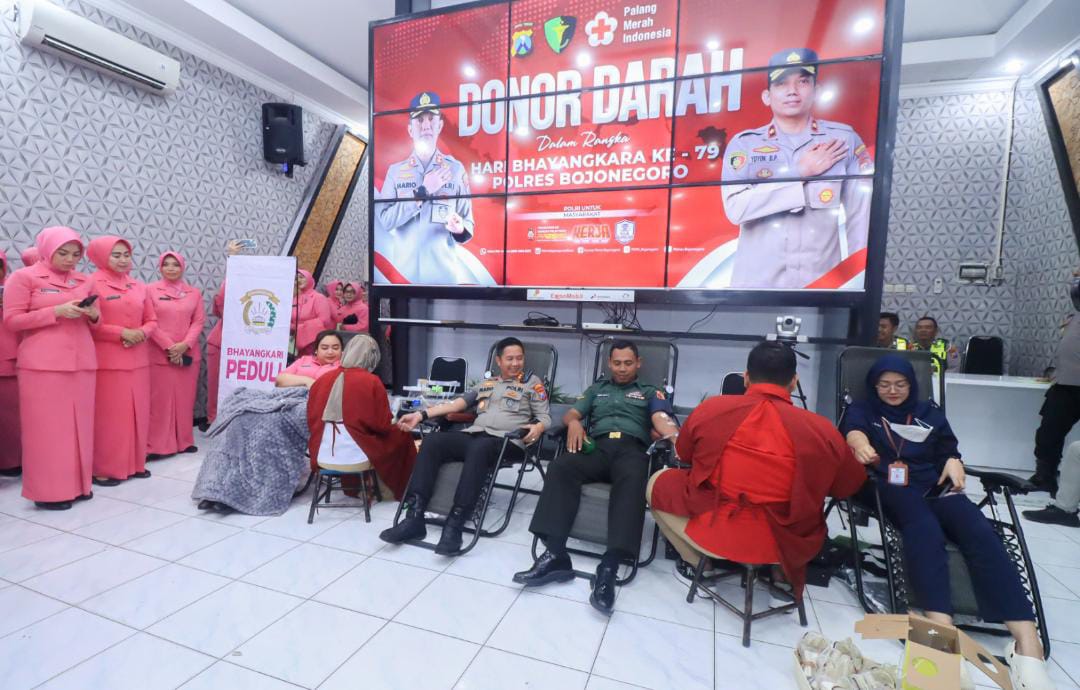 Polres Bojonegoro Gelar Donor Darah Sambut Hari Bhayangkara ke-79