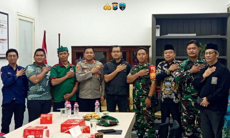 Polsek Gunung Anyar Jalin Silaturahmi Ajak Perguruan Silat Jaga Kamtibmas Surabaya