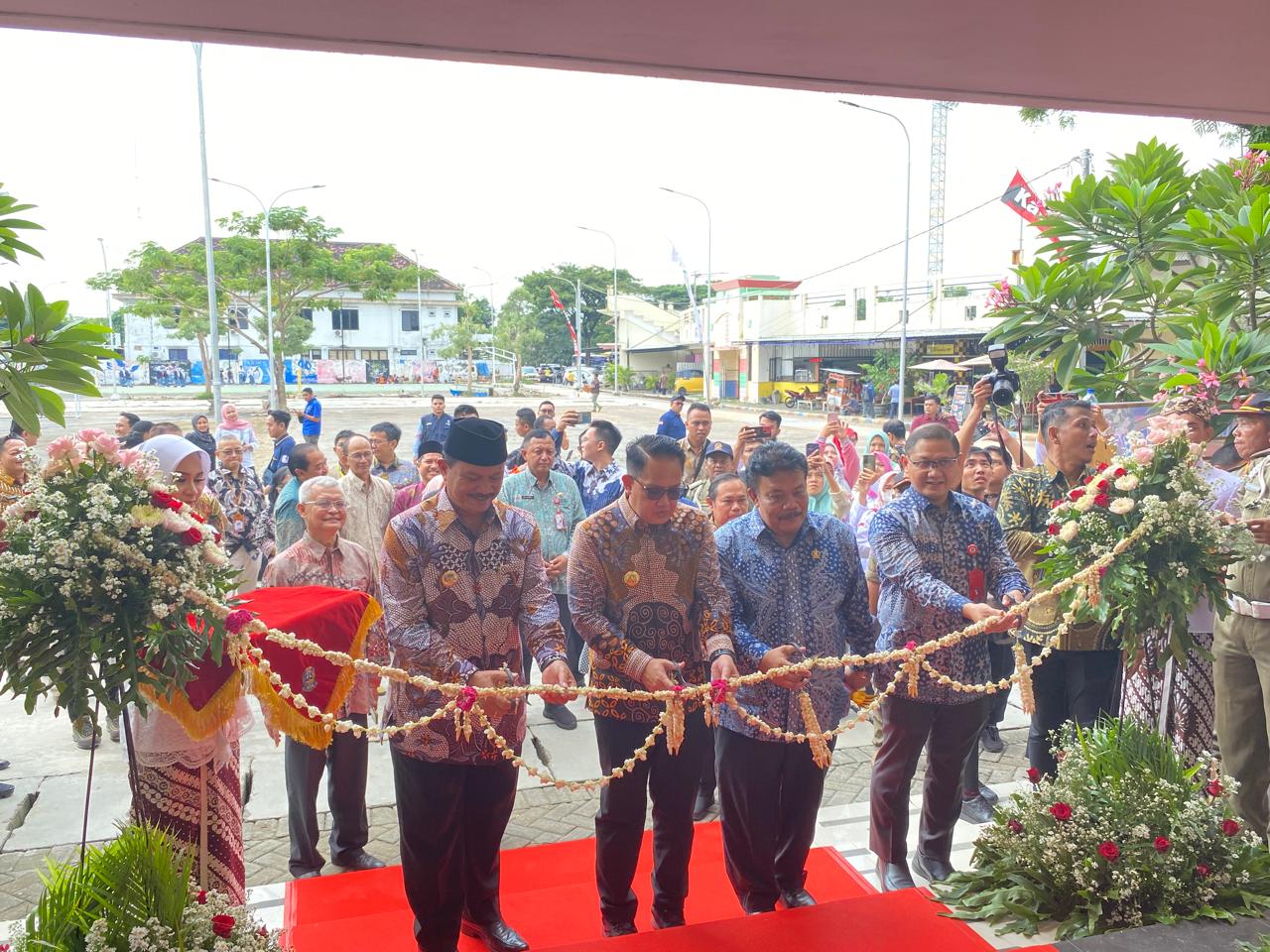 Pj Gubernur Jatim Resmi Buka LKS SMK Tingkat Provinsi Jatim di Kota Madiun