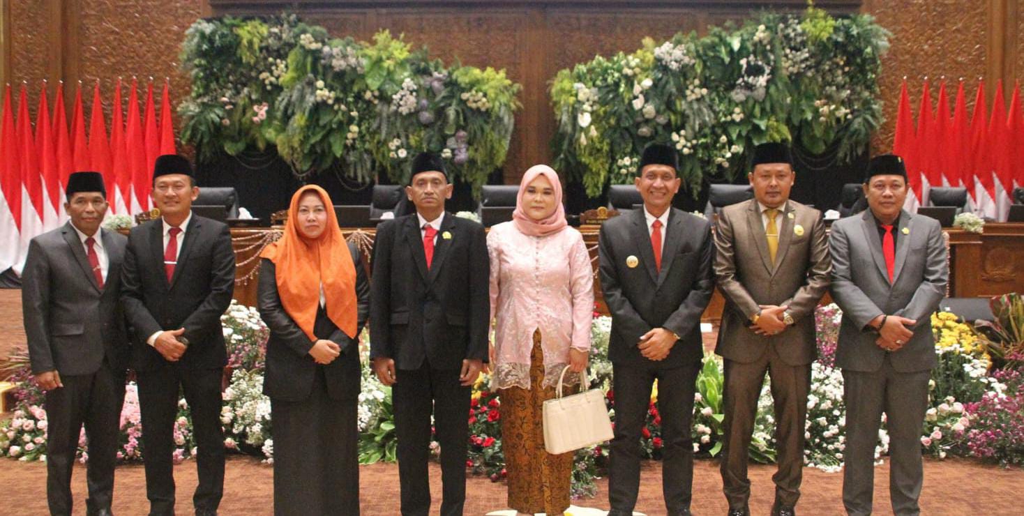Sidang Paripurna DPRD Bojonegoro, Suprapto Dilantik Jadi Anggota DPRD PAW Sisa Masa Jabatan 2024-2029