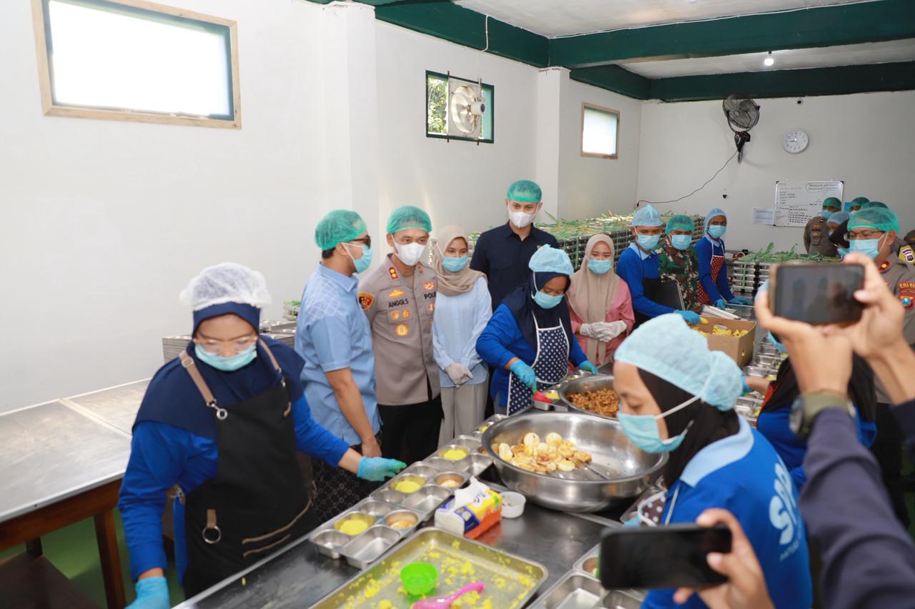 Kapolres Kediri Kota Tinjau dan Cek Kelayakan Makanan di SPPG 1 Ponpes Al Amien