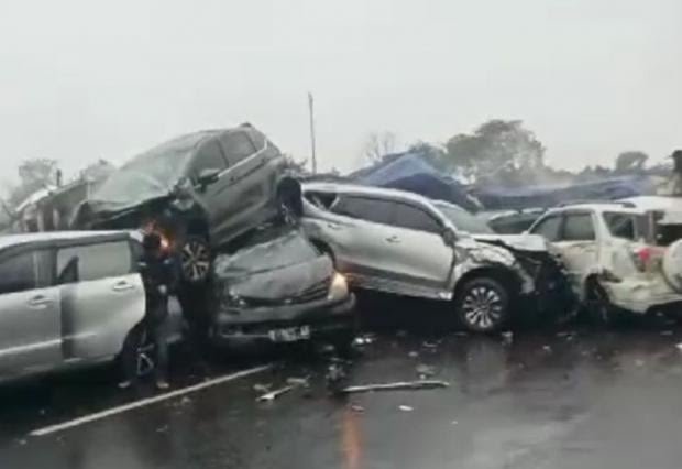 Breaking News! Kecelakaan Beruntun di Tol Purbaleunyi KM 92, Diduga karena Truk Rem Blong