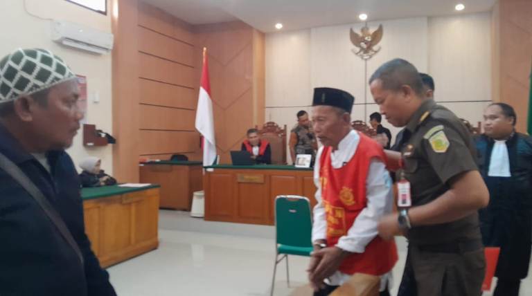 Sidang Pembelaan Masir, Kuasa Hukum Minta Vonis Bebas PN Situbondo