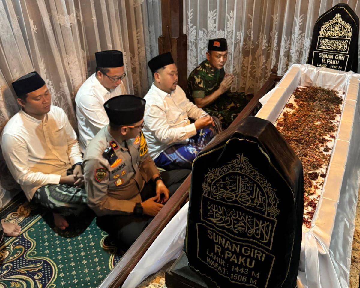 Malam Selawe di Gresik Dibanjiri Warga, Bupati Ajak Lestarikan Tradisi Sejak Zaman Sunan Giri