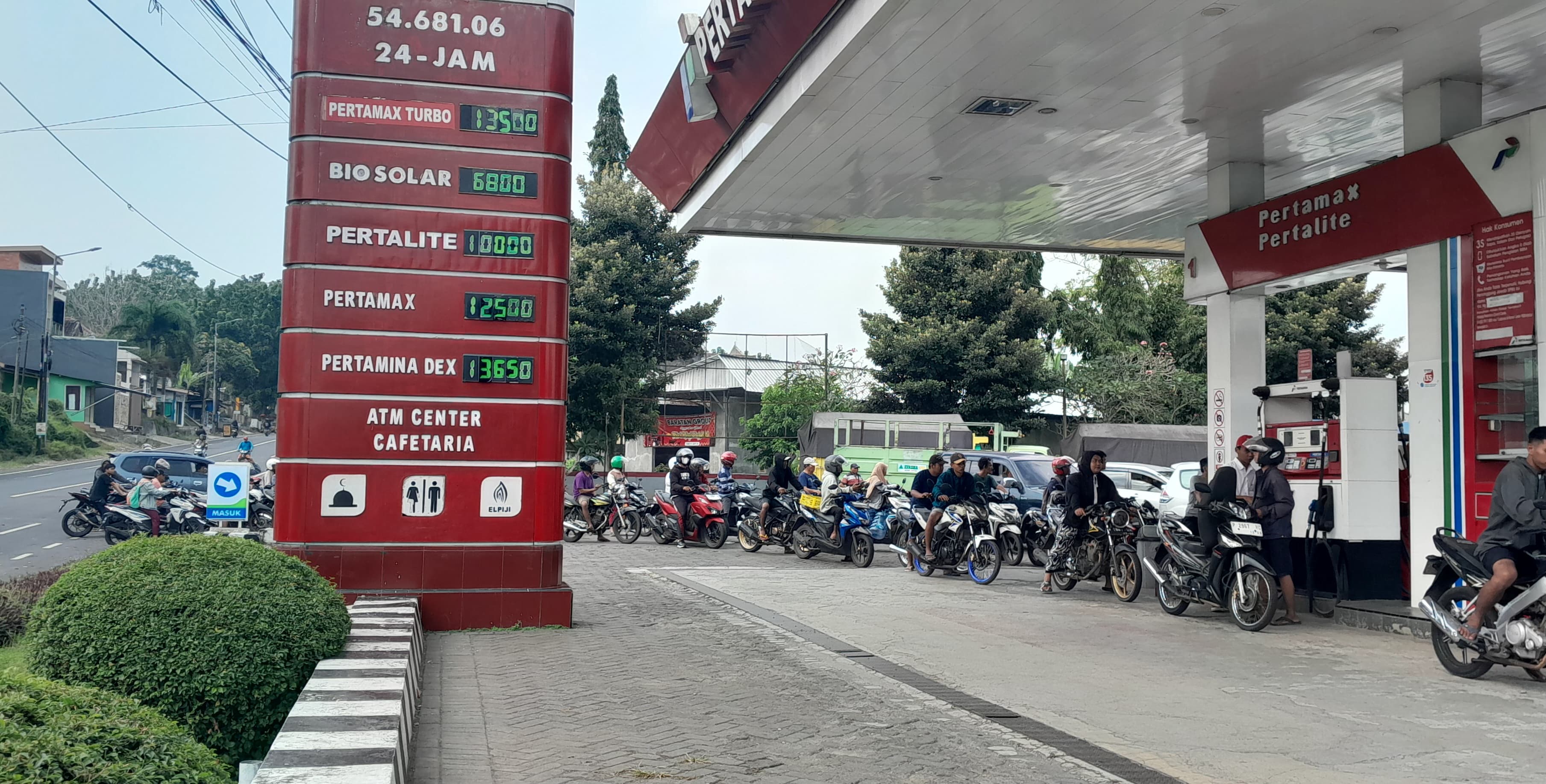 Pasokan BBM Jember Tersendat, Pertamina Alihkan Suplai dari Surabaya dan Malang