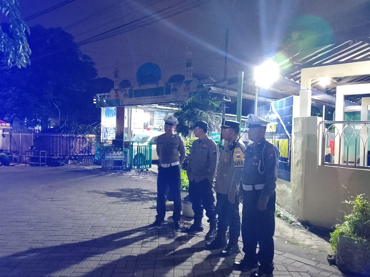 Polsek Simokerto Gelar Patroli Presisi Skala Besar di Jalan Sidoyoso