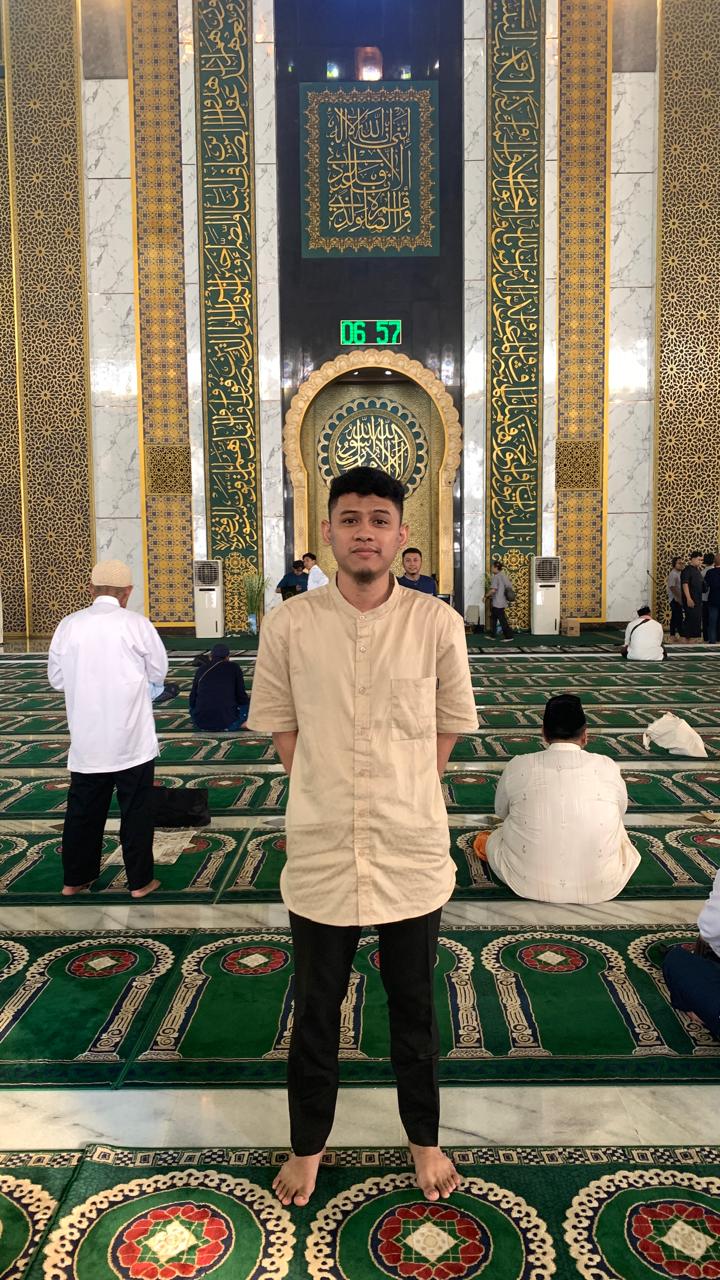 Gabriel Jaya Saputra, Pemuda Surabaya yang Temukan Ketenangan dalam Pelukan Islam