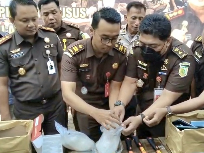 Kejari Pasuruan Musnahkan Barang Bukti Narkotika dan Barang Ilegal