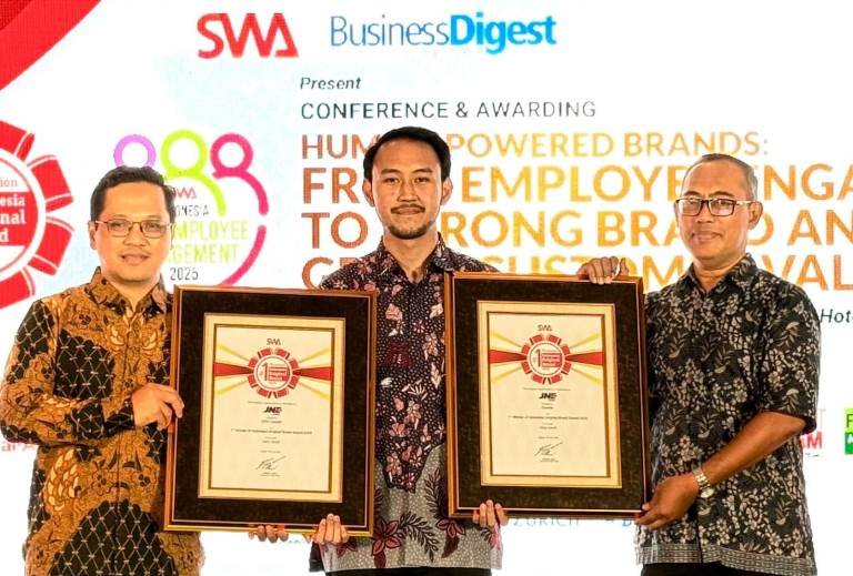 JNE Sabet 2 Penghargaan di Indonesia Original Brands Award 2025